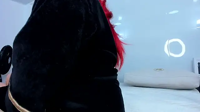 Dalia-Prada online show from September 27, 2025, 4:29 am