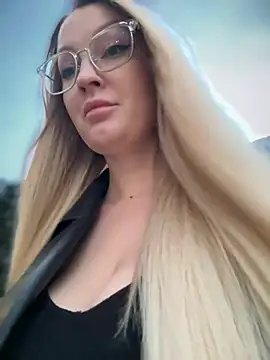 Teya moon  online show from February 15, 2025, 2:55 pm