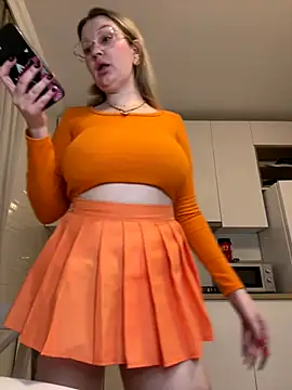 Teya moon  online show from October 28, 2025, 7:24 pm