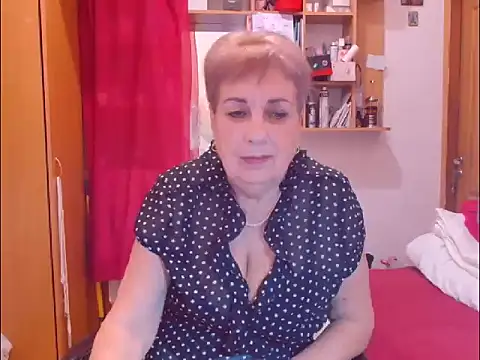 Snapshot of Victoria5643 chatting on December 1, 2025, 7:37 pm Victoria5643 online show from December 1, 2025, 7:37 pm