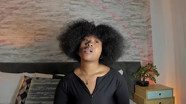 Anneth  M online show from November 25, 2025, 7:36 pm