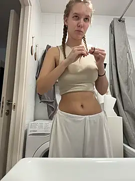 Ketitull online show from February 24, 2026, 6:20 pm