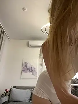 Snapshot of Ketitull chatting on February 16, 2025, 6:43 pm Ketitull online show from February 16, 2025, 6:43 pm