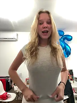 Snapshot of Ketitull chatting on October 9, 2025, 5:30 am Ketitull online show from October 9, 2025, 5:30 am