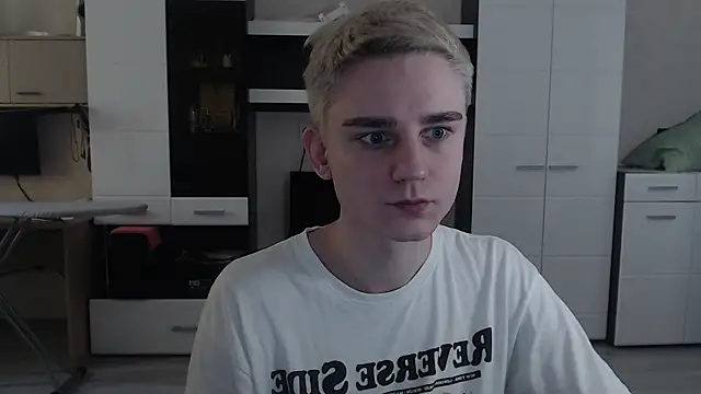 angryzan online show from March 4, 2025, 7:41 am