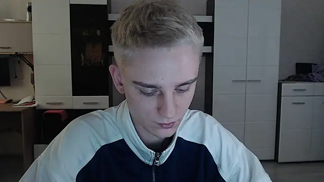 angryzan online show from February 19, 2025, 9:17 am