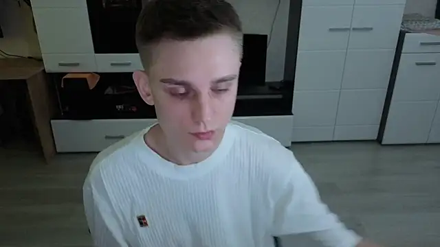 angryzan online show from April 21, 2026, 8:10 am