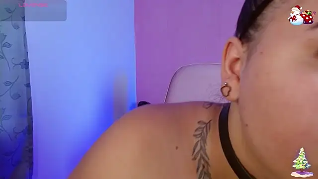 Snapshot of _hooly chatting on November 24, 2025, 1:00 pm hooly online show from November 24, 2025, 1:00 pm