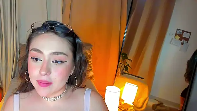 Snapshot of SofiMeza chatting on March 19, 2025, 7:27 pm SofiMeza online show from March 19, 2025, 7:27 pm