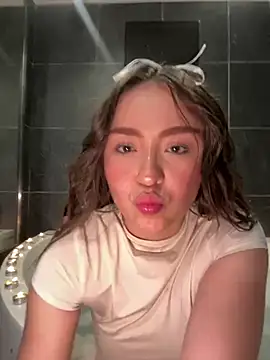 Snapshot of SofiMeza chatting on February 14, 2025, 1:51 pm SofiMeza online show from February 14, 2025, 1:51 pm
