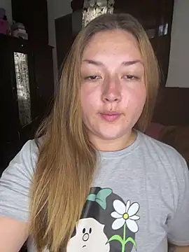 Snapshot of Sofia_Queen17 chatting on February 17, 2026, 8:17 pm Sofia Queen17 online show from February 17, 2026, 8:17 pm