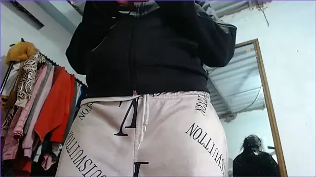 Snapshot of hairy_pussywet chatting on January 13, 2026, 8:35 pm hairy pussywet online show from January 13, 2026, 8:35 pm