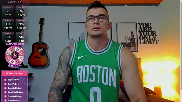 Snapshot of seancarreraa chatting on December 18, 2024, 1:34 pm seancarreraa online show from December 18, 2024, 1:34 pm
