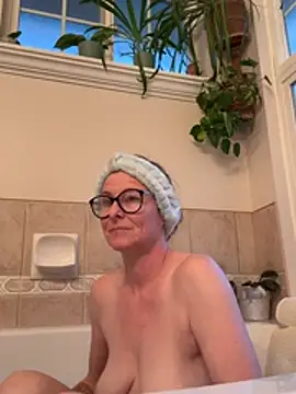 Venus22cumin online show from June 5, 2026, 3:22 am