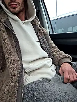 Zeefy online show from December 17, 2025, 7:35 am