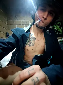 Pitudo20cmm online show from September 9, 2025, 7:51 am