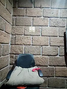 Pitudo20cmm online show from November 22, 2025, 9:41 am