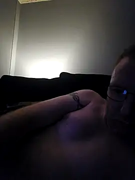 Snapshot of walker1979 chatting on May 15, 2026, 10:52 pm walker1979 online show from May 15, 2026, 10:52 pm