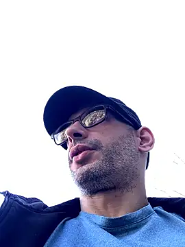 hailzeffn online show from March 8, 2026, 9:18 pm