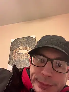 hailzeffn online show from February 17, 2026, 7:55 pm