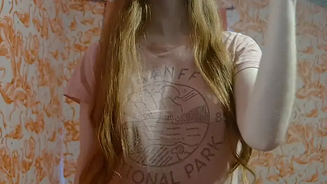 strawberrysmoothie online show from March 8, 2026, 7:39 pm