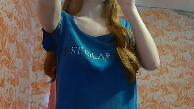 strawberrysmoothie online show from October 16, 2025, 5:54 pm