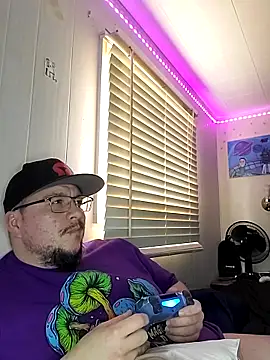 Snapshot of Spunonymous chatting on February 28, 2025, 8:07 pm Spunonymous online show from February 28, 2025, 8:07 pm