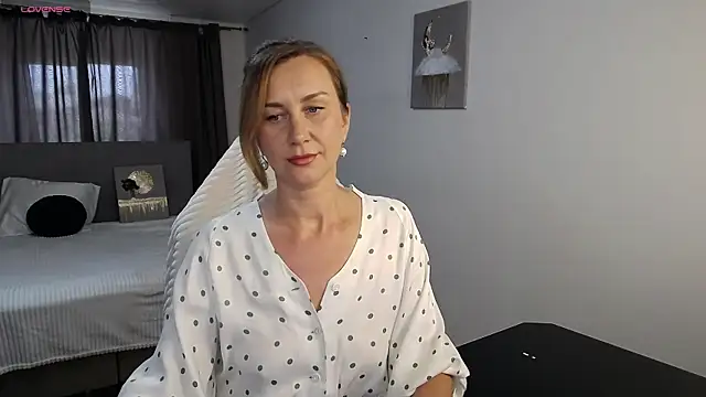 Vanessa Nowak online show from May 20, 2026, 11:51 am