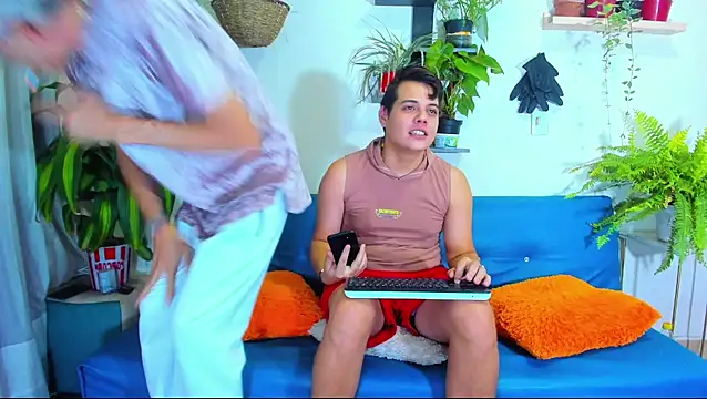 Leon hot X online show from July 18, 2026, 6:44 am