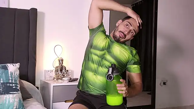 Snapshot of muscle_ares chatting on February 2, 2026, 11:59 pm muscle ares online show from February 2, 2026, 11:59 pm