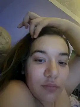 Snapshot of LunaGrey21 chatting on February 20, 2025, 12:52 am LunaGrey21 online show from February 20, 2025, 12:52 am