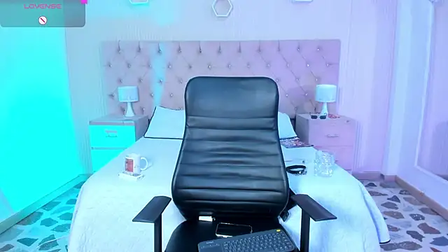 Agathaargent  online show from October 21, 2025, 8:58 am