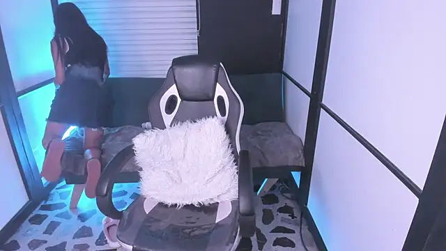 Agathaargent  online show from October 15, 2025, 10:07 pm