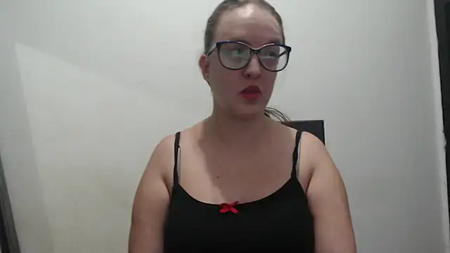 Snapshot of Venus_Santana chatting on October 8, 2025, 6:08 pm Venus Santana online show from October 8, 2025, 6:08 pm