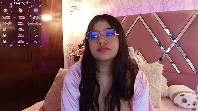 Snapshot of Miaa_Smiith1 chatting on February 15, 2025, 3:17 pm Miaa Smiith1 online show from February 15, 2025, 3:17 pm