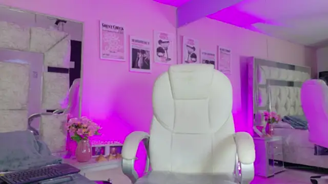 Snapshot of Sara_Greey chatting on February 11, 2026, 1:33 pm Sara Greey online show from February 11, 2026, 1:33 pm