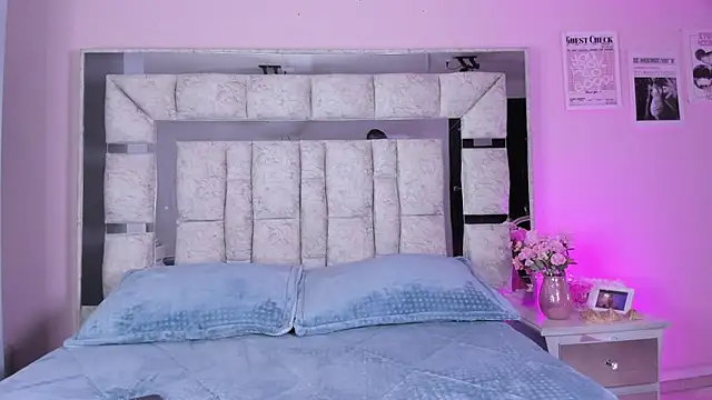 Snapshot of Sara_Greey chatting on September 24, 2025, 1:39 pm Sara Greey online show from September 24, 2025, 1:39 pm