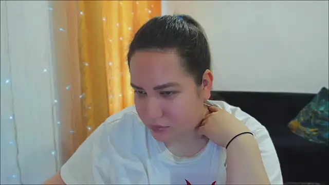  madalexa  online show from November 5, 2025, 6:05 am