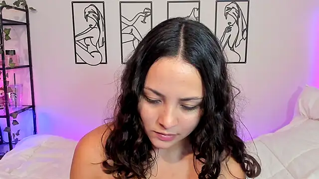 Megan Rodrigo online show from September 23, 2025, 7:21 pm