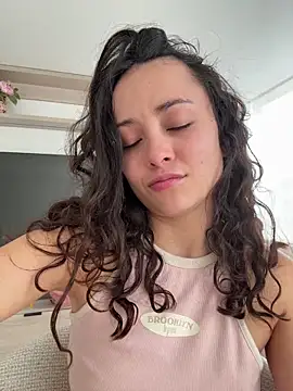 Megan Rodrigo online show from July 4, 2026, 6:12 pm