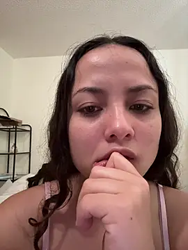 Megan Rodrigo online show from April 16, 2026, 1:01 pm