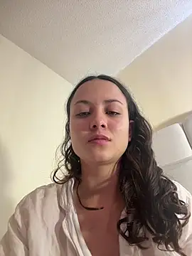 Megan Rodrigo online show from April 5, 2026, 4:02 pm