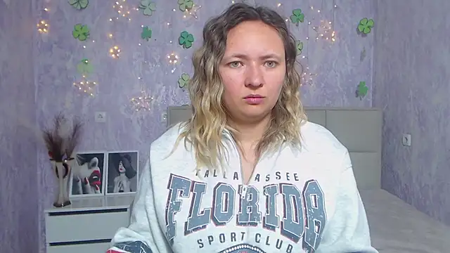 SallyVerda online show from March 17, 2025, 6:42 pm