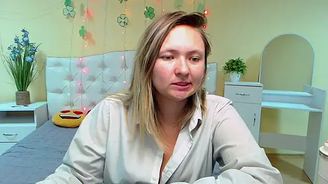 SallyVerda online show from March 22, 2025, 4:45 am