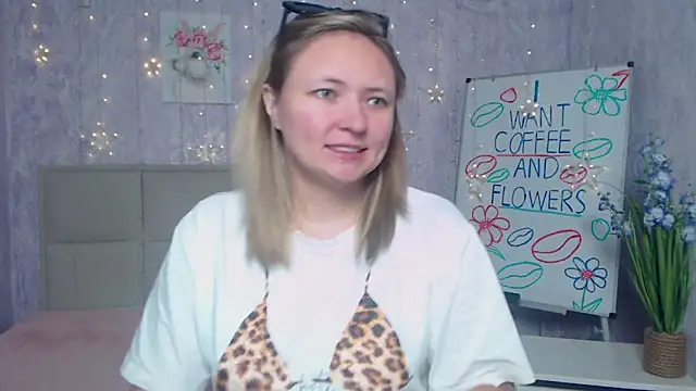 SallyVerda online show from September 13, 2025, 5:02 pm