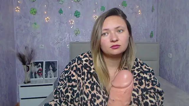 SallyVerda online show from March 21, 2025, 7:13 pm