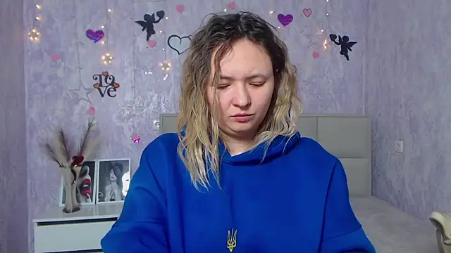 SallyVerda online show from February 20, 2025, 6:46 pm