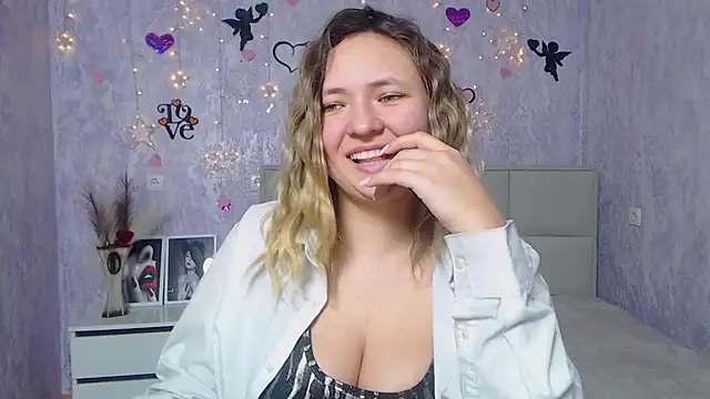 SallyVerda online show from February 26, 2025, 10:04 pm