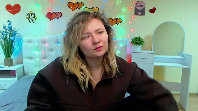 SallyVerda online show from February 27, 2025, 6:31 pm