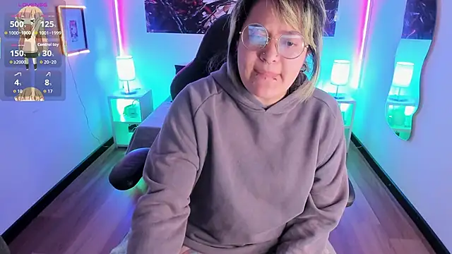 lucky-leah online show from October 25, 2025, 3:49 am